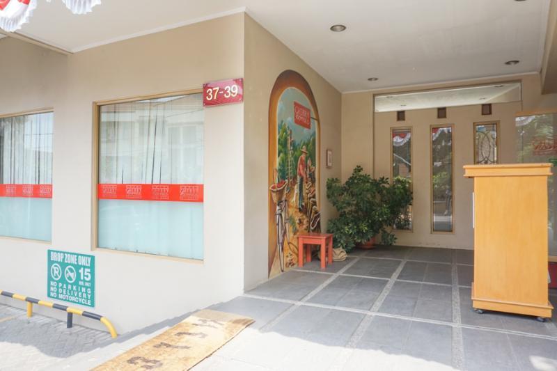 Residences By Reddoorz Near Maranatha 5*