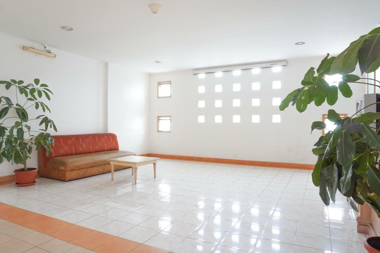Wisma tamu Residences By Reddoorz Near Maranatha 5*