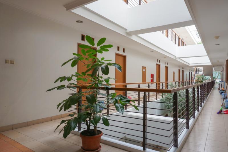 Wisma tamu Residences By Reddoorz Near Maranatha Bandung